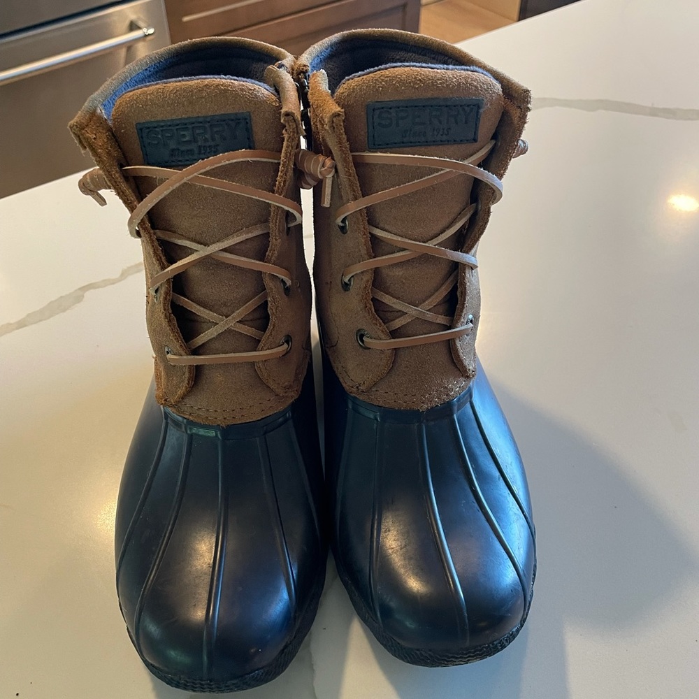 Women’s Sperry duck boots 7.5